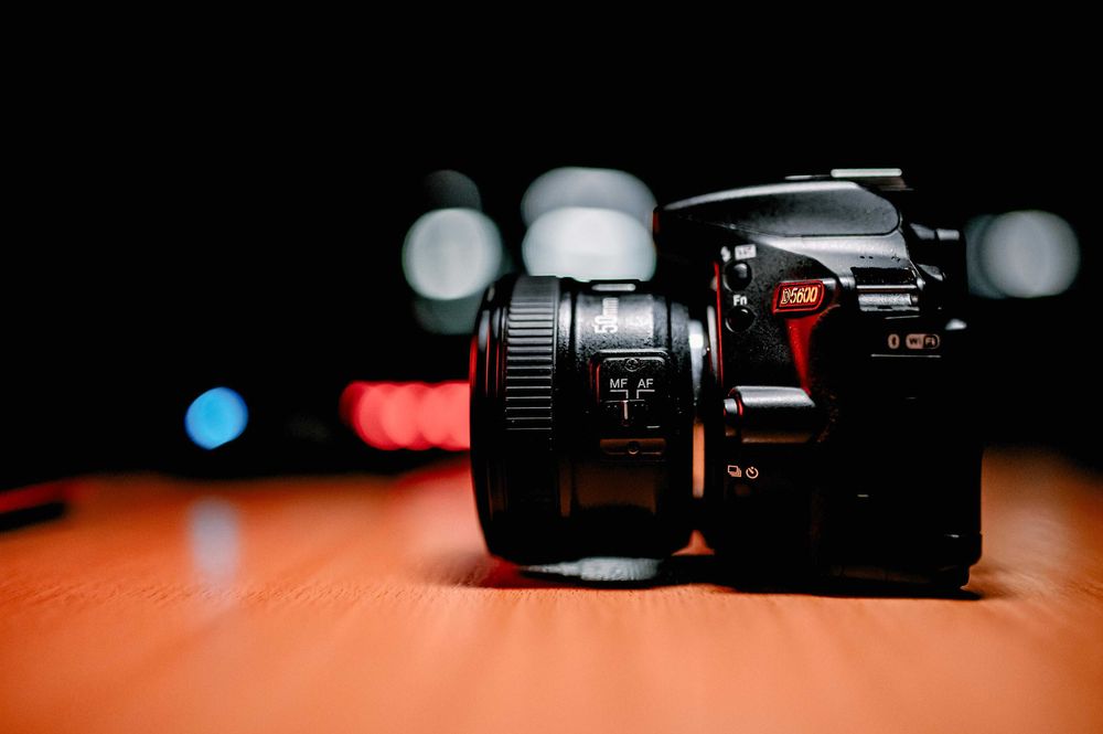 Aparat Foto / Kit Foto Nikon D5600,2 obiective+rucsac foto+card+Blitz