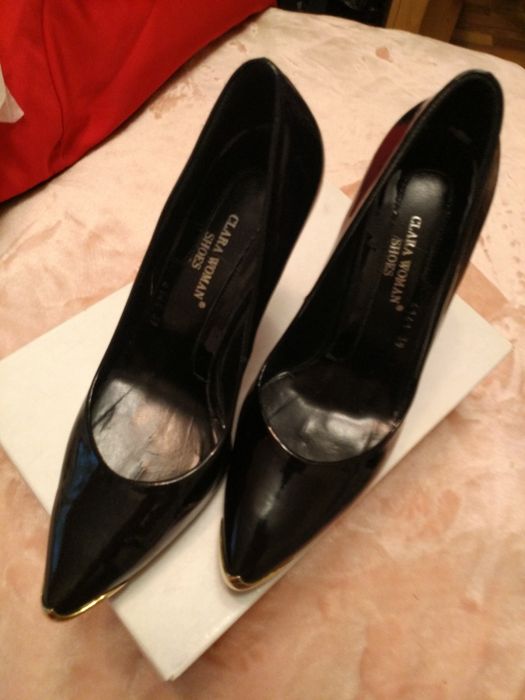 Обувь женская, лаковая, на высокой шпильке