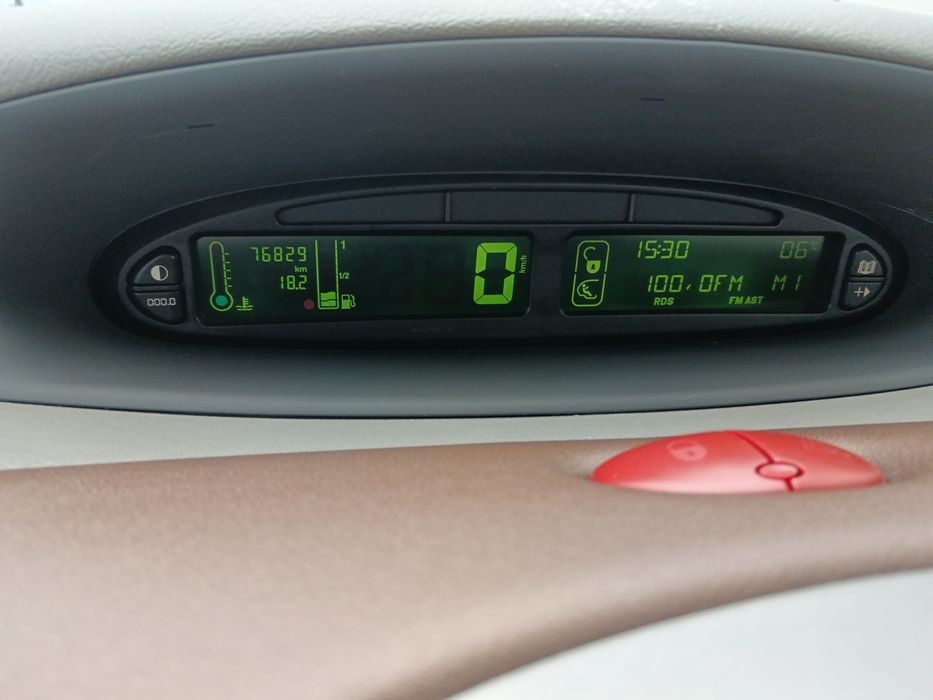 Xsara Picasso (77000 km).