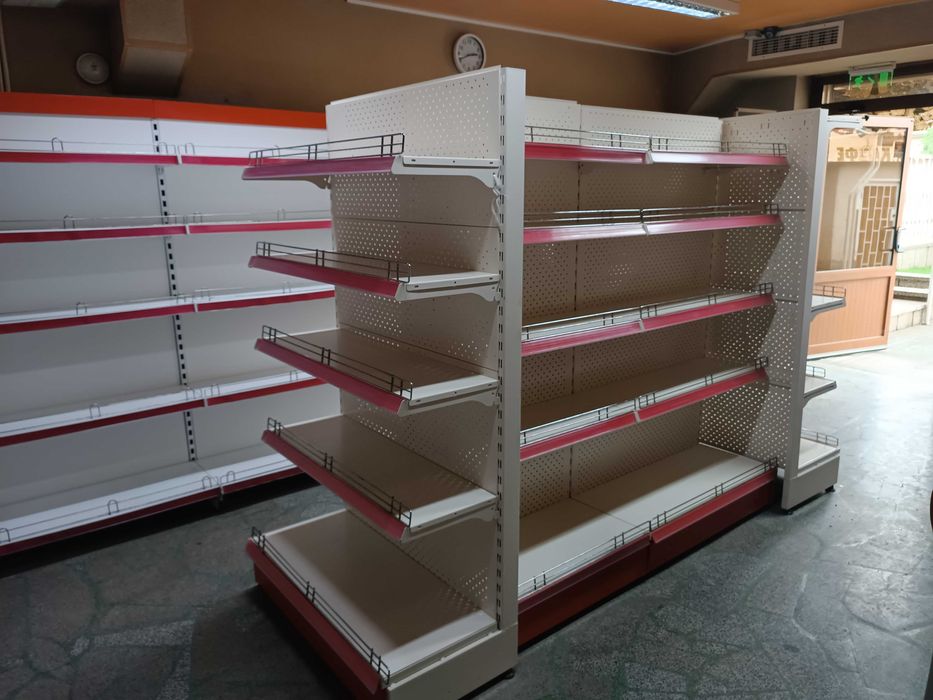 Островен стелаж за магазин