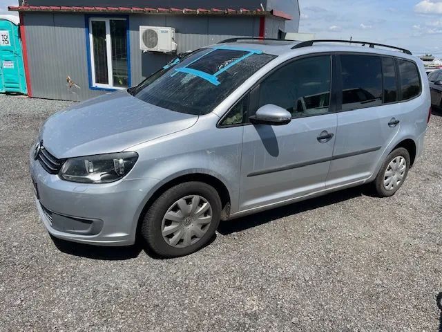 Dezmembrez Volkswagen Touran 2 an 2011 motor 1.6 tdi CAYC