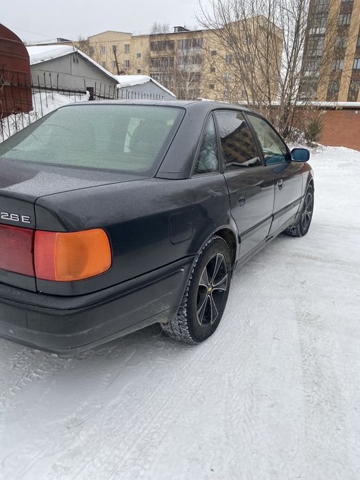 Ауди 100 черный