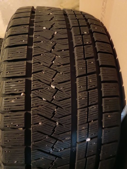 Зимние шины 255/45 R19