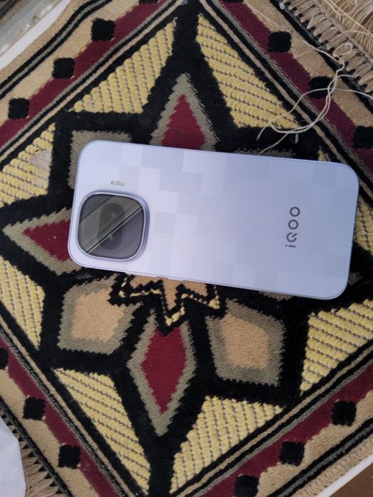 Продам Vivo  IQOO 15R