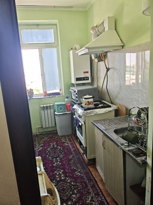 Qarshi shahar uy sotiladi - 1 xona 2 xona qilingan - Bezmakler