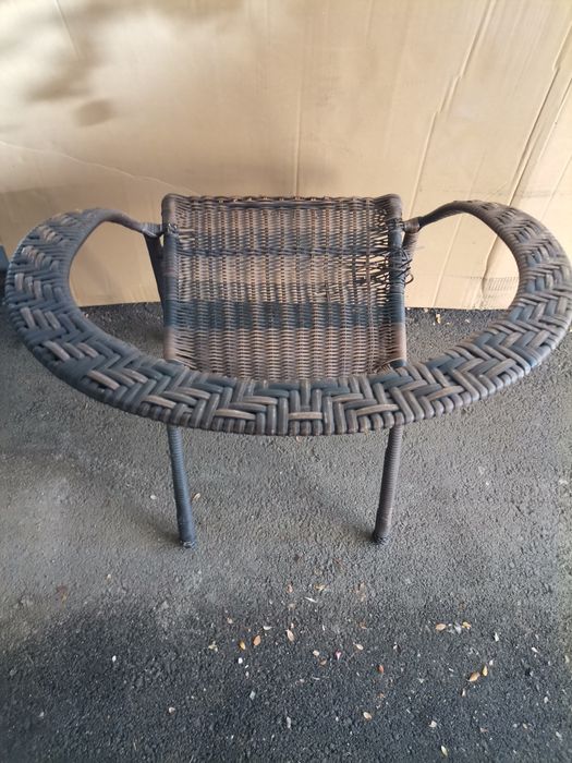 Плетени градински столове