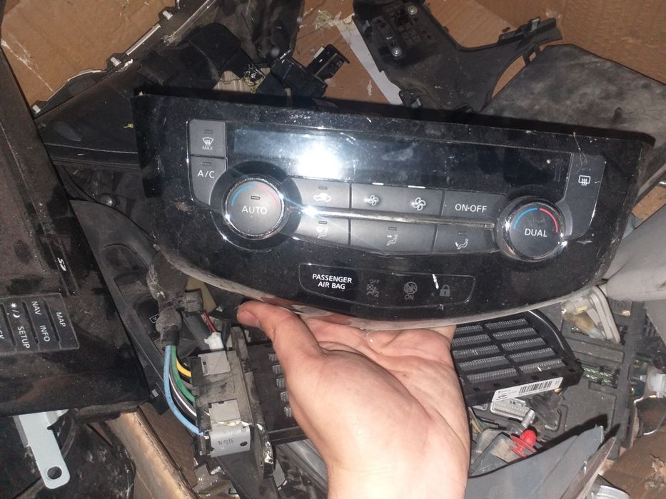 Comanda Clima Climatronic Nissan X Trail T32