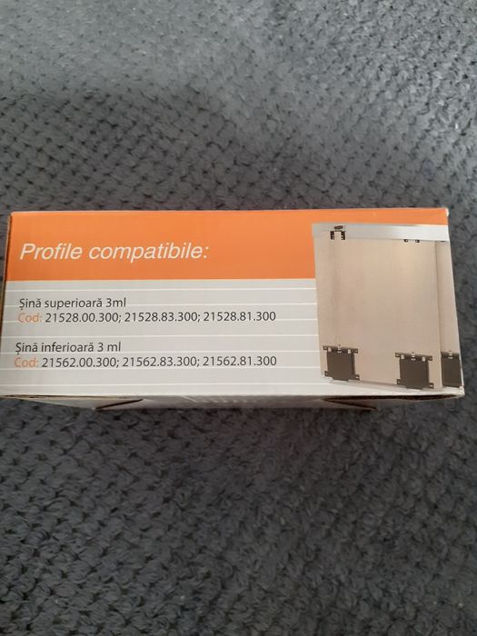 Sistem de glisare usi cu reglaj