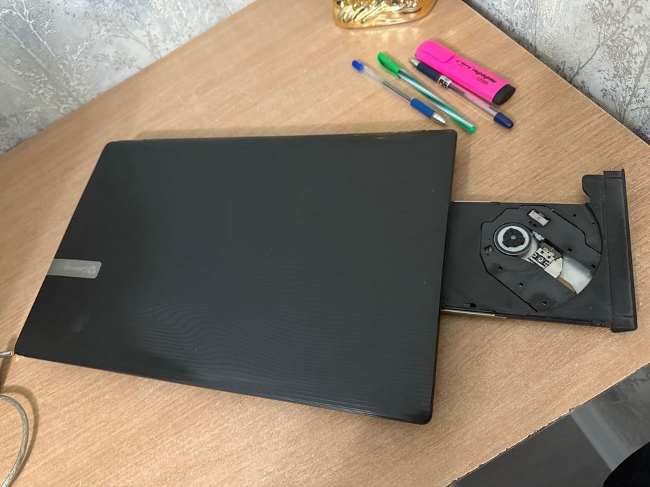 Ноутбук компьютер