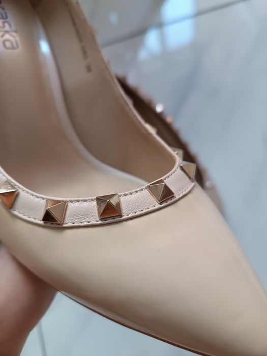 Продам туфли лаковая кожа!!!