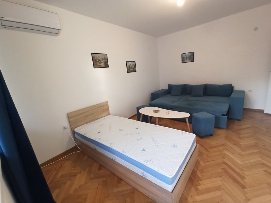 Дава се под наем Четиристаен апартамент в Видин, Център - 100 кв.м за 560 € - Снимка #3