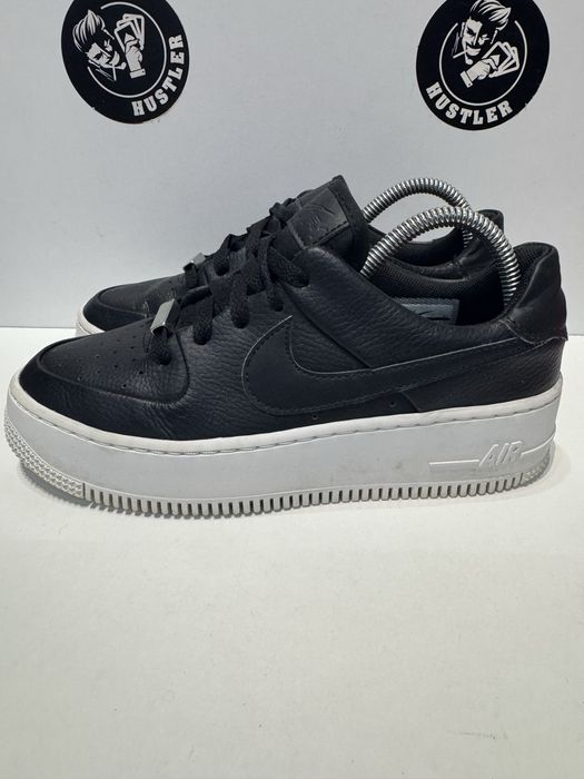 Маратонки NIKE AIR FORCE 1 SAGE LOW.Номер 38