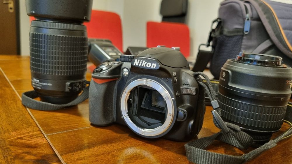 Nikon D3100 kit obiectiv 18-55mm si obiectiv 50-200 mm