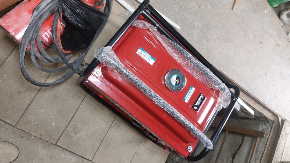 Бензиновый генератор