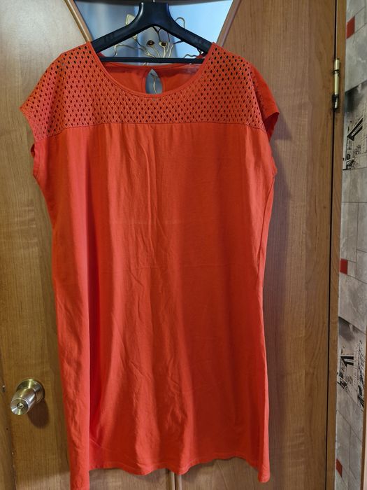 Продам платья женские