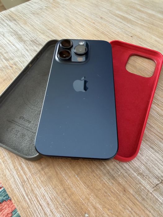 Iphone 15 Pro blue
