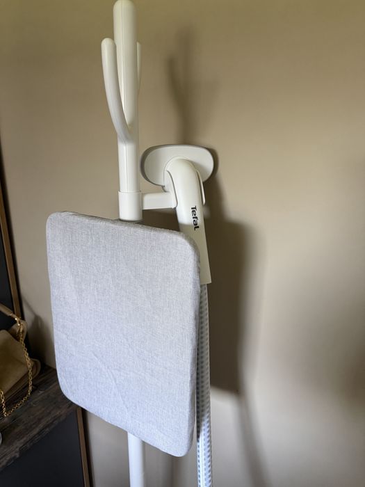 Aparat de calcat vertical Tefal