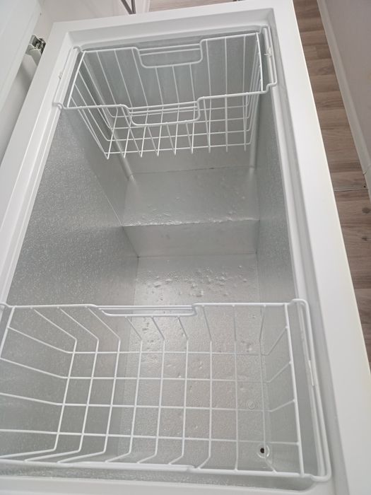 Продам морозильную камеру