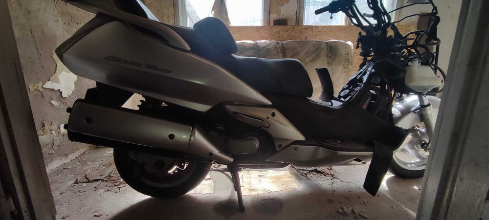 Honda Silverwing 600 pt. piese sau restaurat