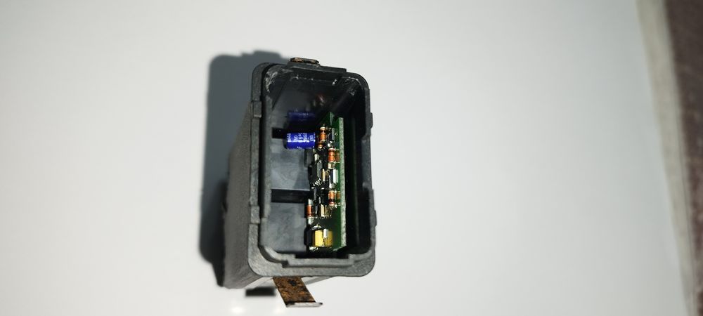 Реле за мигачи на Ауди А2