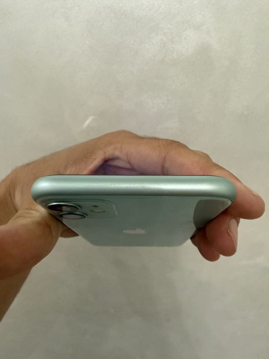 Айфон 11 почти новый!