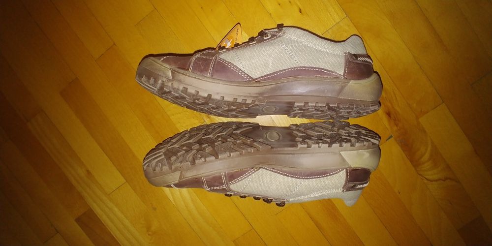 Нови обувки, номер 35