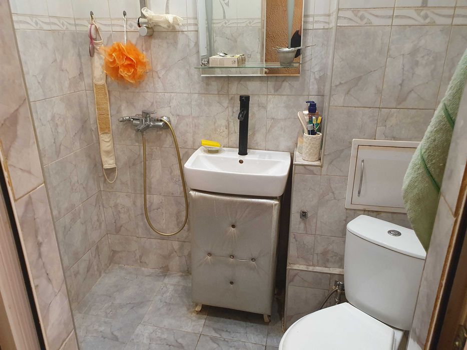 2ст+к,67 кв.м.,ет.6,ремонтиран,кв.Изток-долу