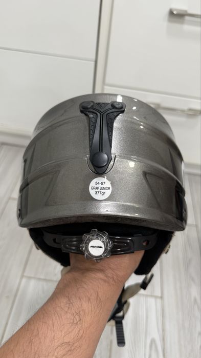 В продаже шлем компаний Alpina