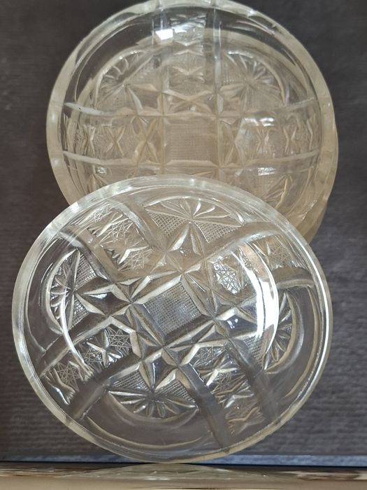 5 стъклени дълбоки чинии