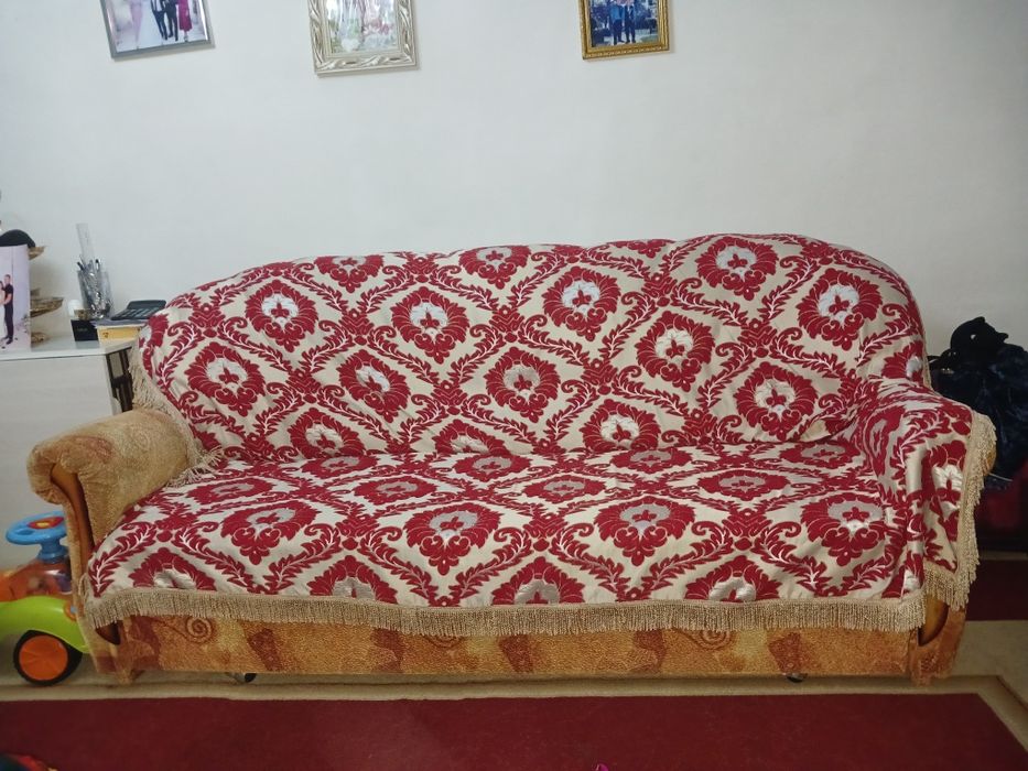Диван тройка.Отдам даром