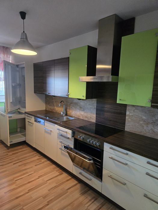 Mobila bucătărie 4m  aproape noua