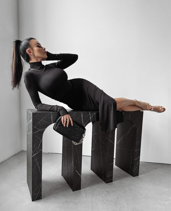 Azzira черна рокля