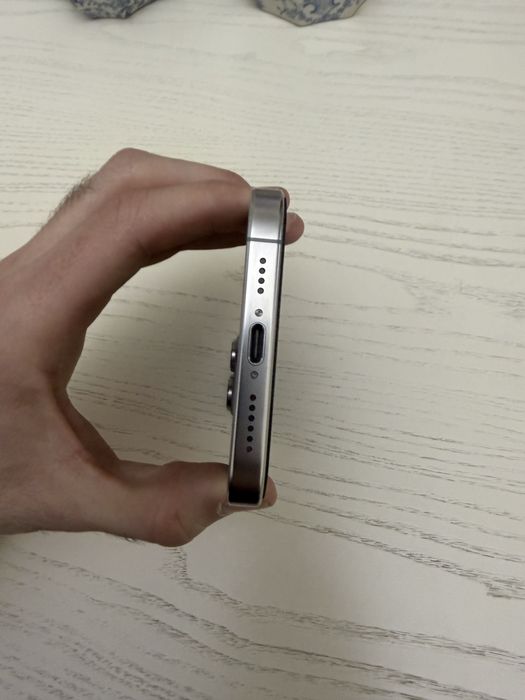 Продам Iphone 16 pro max 256gb