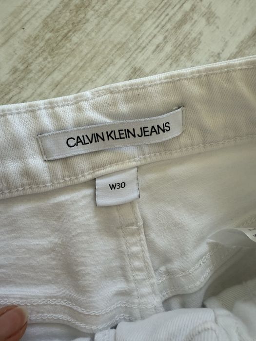 Бели  оригинални дамски дънки Calvin Klein