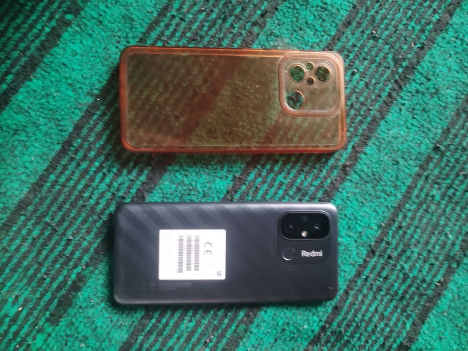 Redmi 12C. Xotira 6/128. Rangi qora.