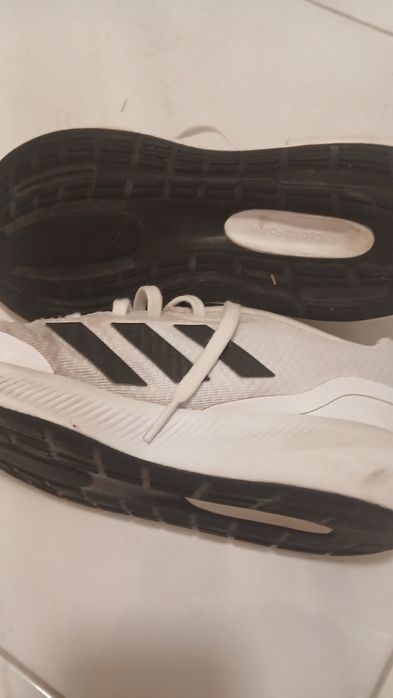 Детски маратонки на Adidas за 15лв
