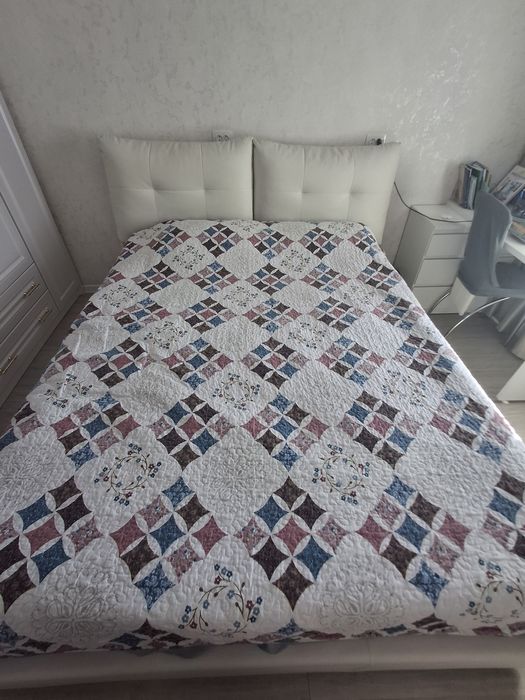 Продаю кровать 160×220