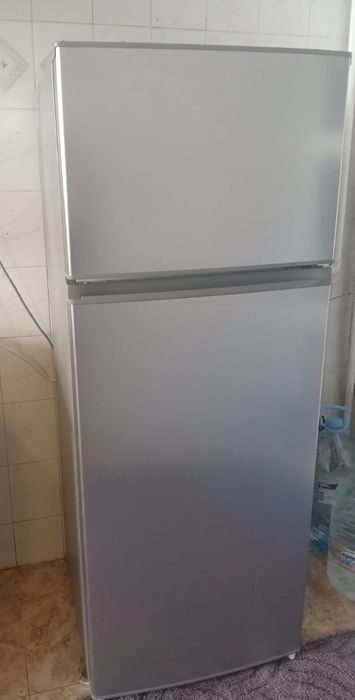 Продавам хладилник Arieli ARD-273FNS

arielli