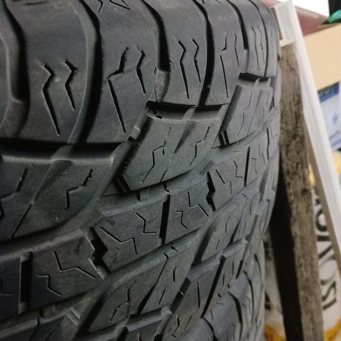 Резина шина колесо  продам резину 285/60/18