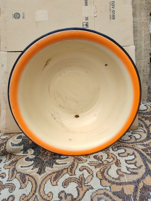 Эмалированные тазы,ведра. Советского периода