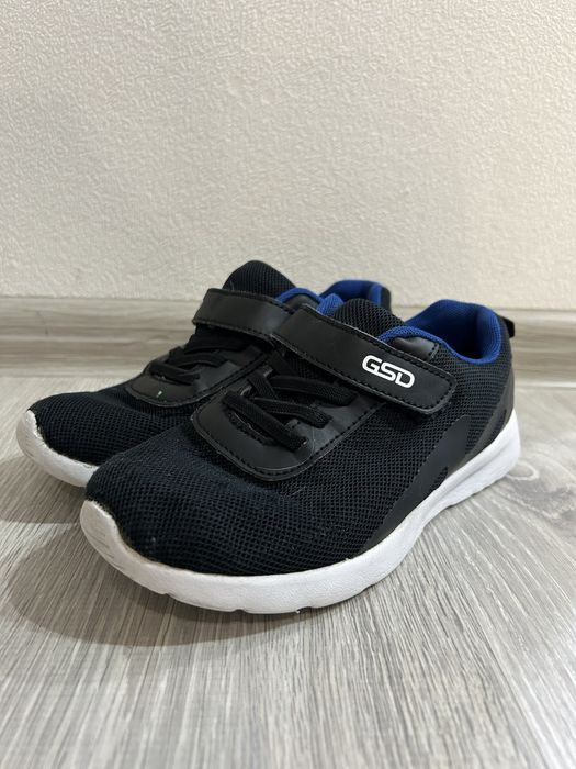 Кроссовки детские беговые