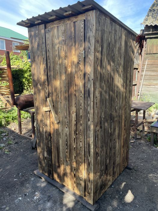 Туалет уличный, дачный