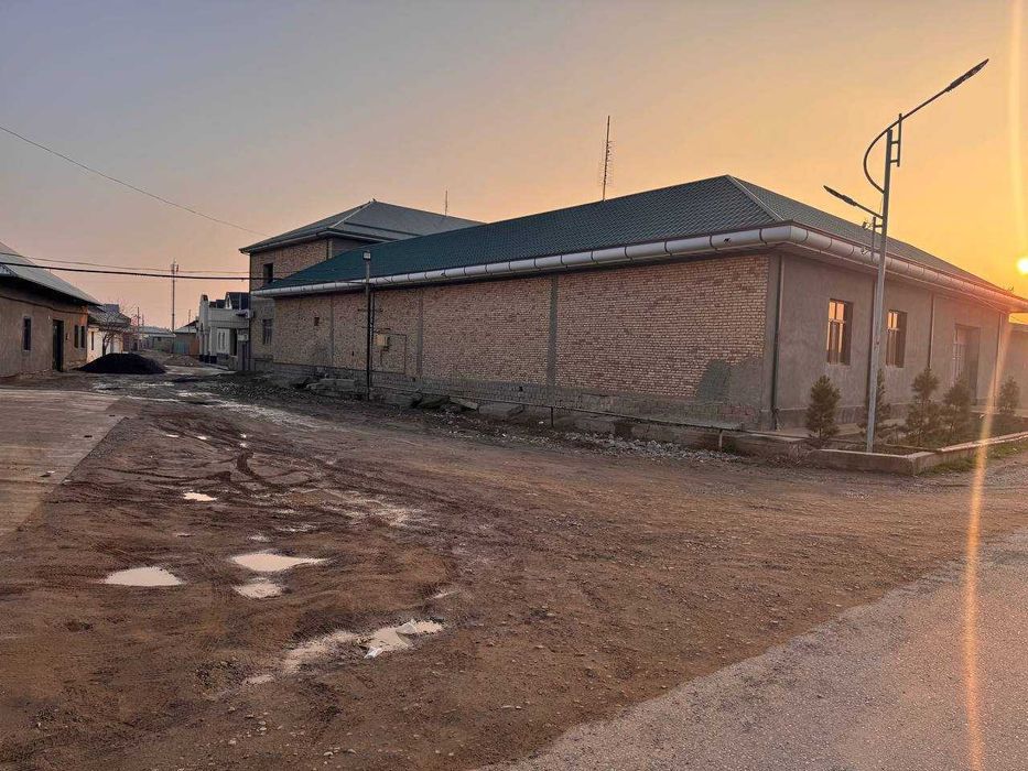 14 sotixli Hovli Sotiladi