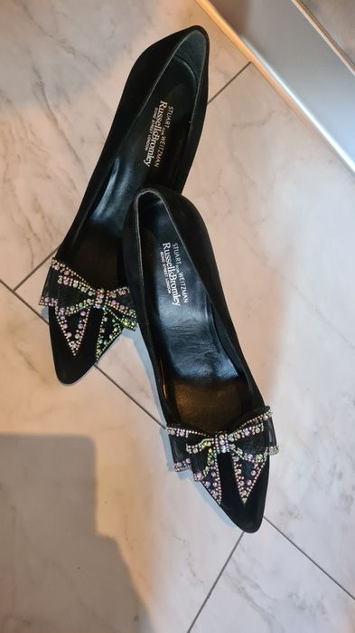 Pantofi eleganți nepurtati