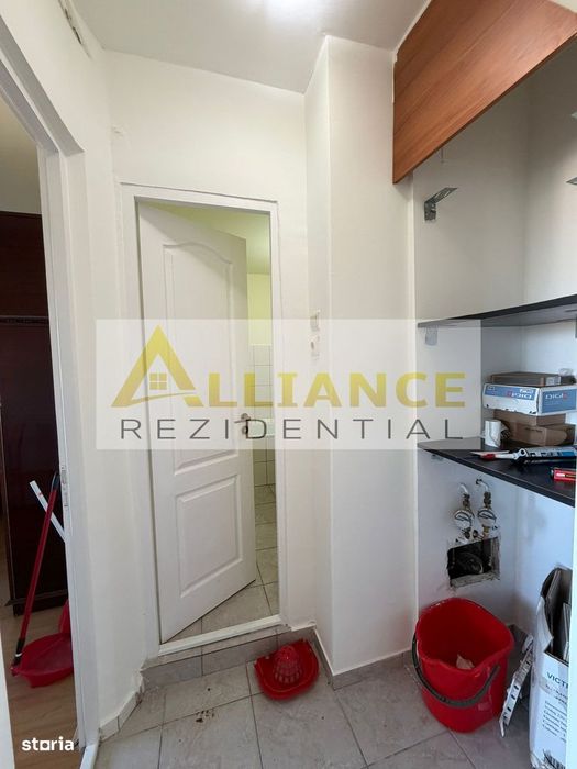 Apartament cu 2 camere semidecomandat in sector 4 - Aleea Huedin