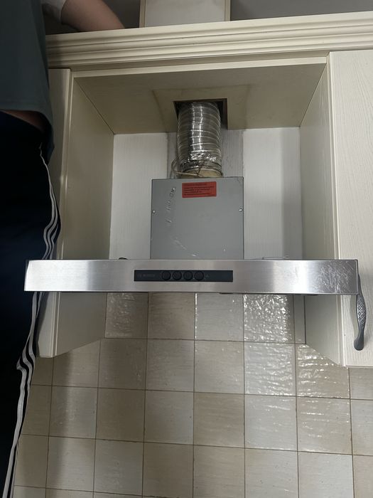 Продам вытяжку электрическая