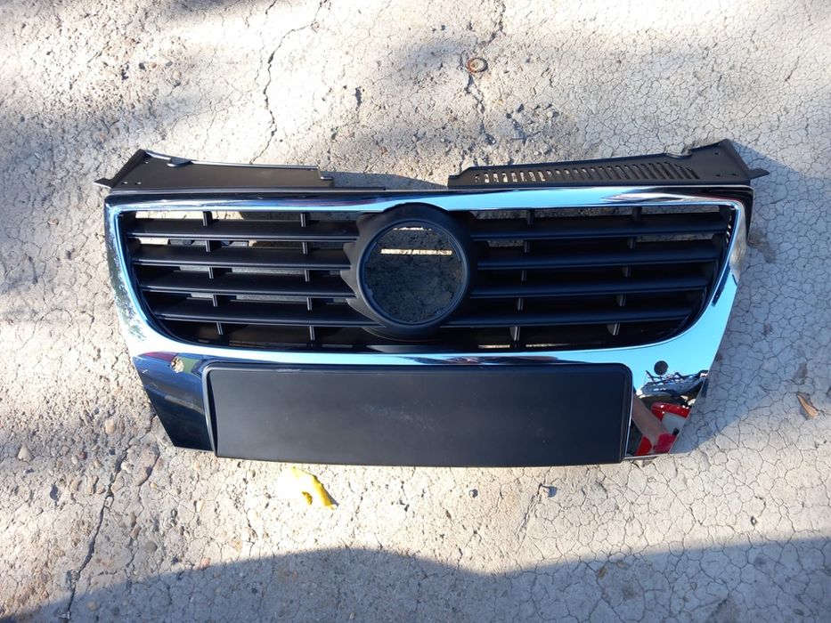 Grila Volkswagen Passat B6 2005 - 2009 grila radiator bara fata VW