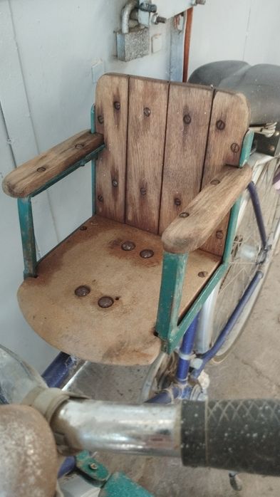 Удобное, качественное сиденье для перевозки ребенка, с подставкой для