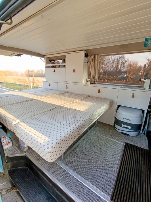 Mobilier camper VW T4 Conversie  campervan la comandă CamperBox