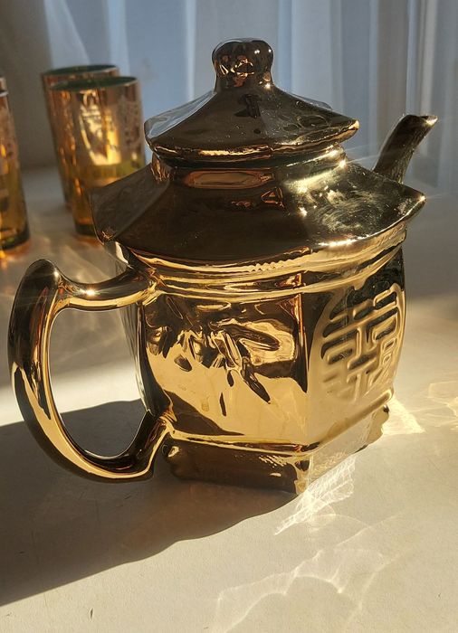 Чайники продам..